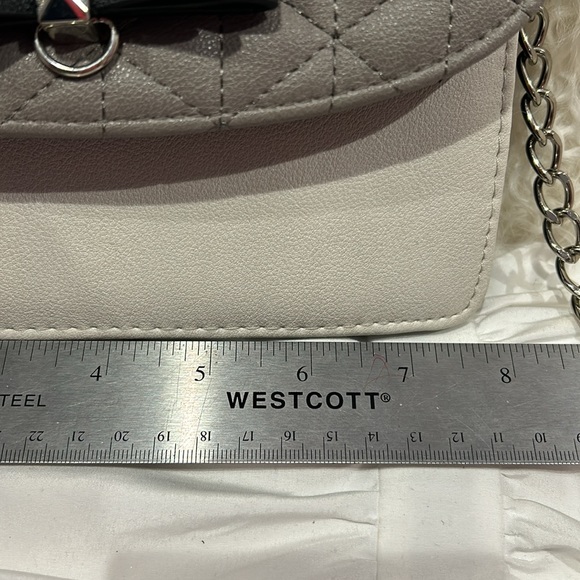 Grays & Black Bow Crossbody/clutch - Picture 4 of 11